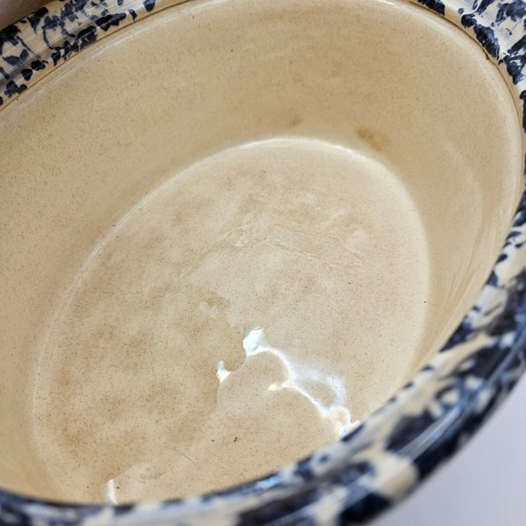 Stonewear Lidded Cassarole Dish. Green Sponged w/ Apple Design - Picture 4 of 9